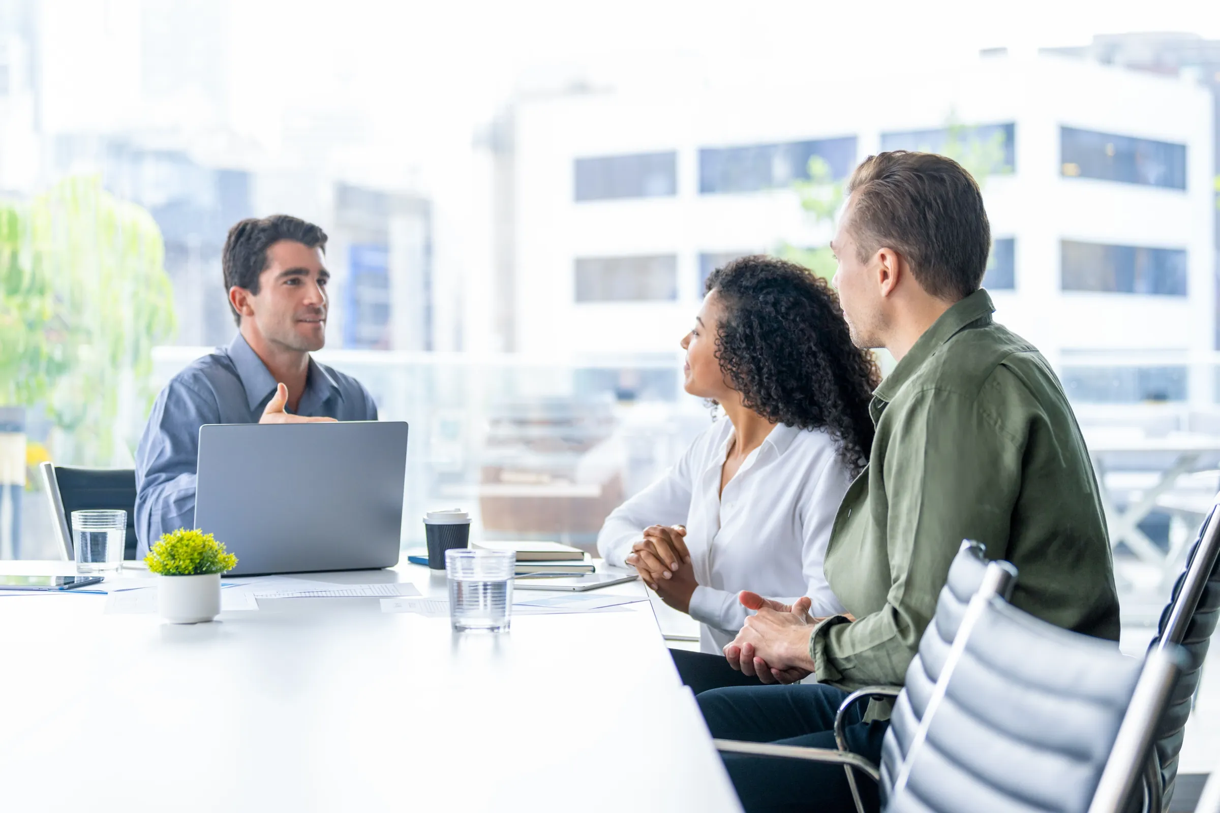 A business owner meeting a marketing consultant